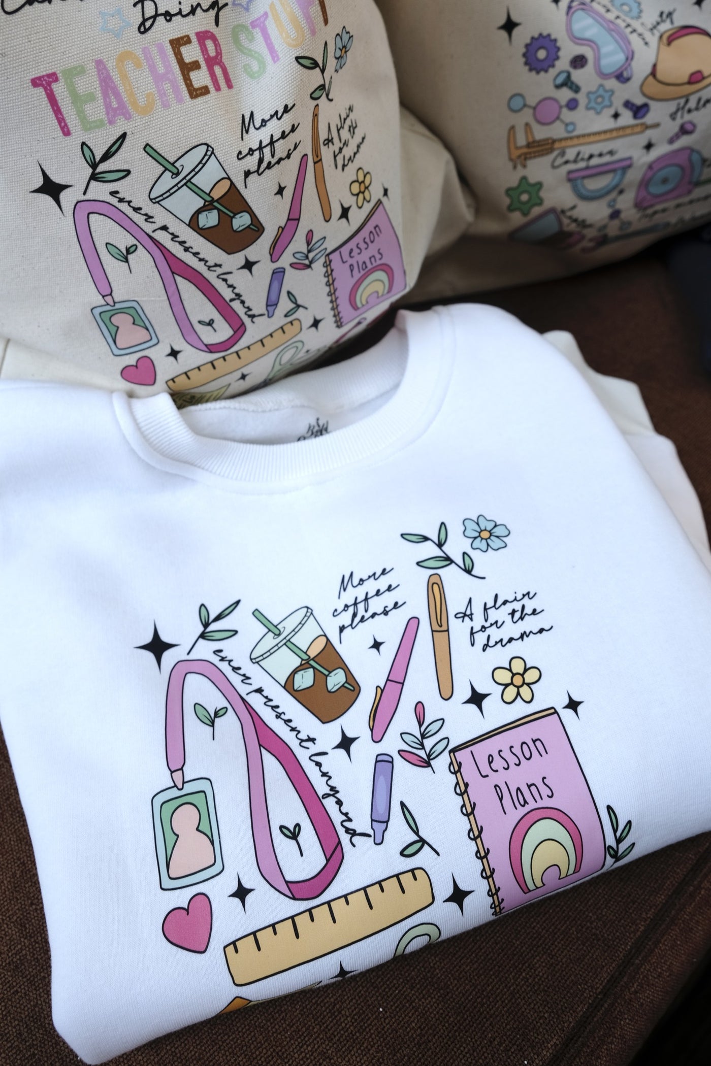 KİŞİSELLEŞTİRİLEBİLİR TEACHER DOODLES SWEATSHIRT - BEYAZ