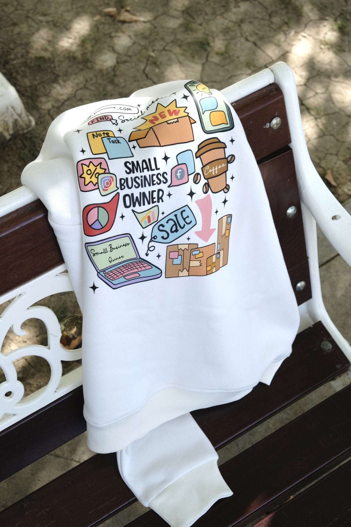 KİŞİSELLEŞTİRİLEBİLİR SMALL BUSINESS OWNER DOODLES SWEATSHIRT - BEYAZ